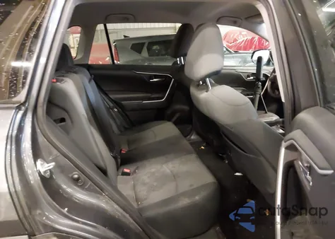 2021 Toyota Rav4 Xle z USA, uszkodzony, nr VIN 2T3P1RFV7MW185362